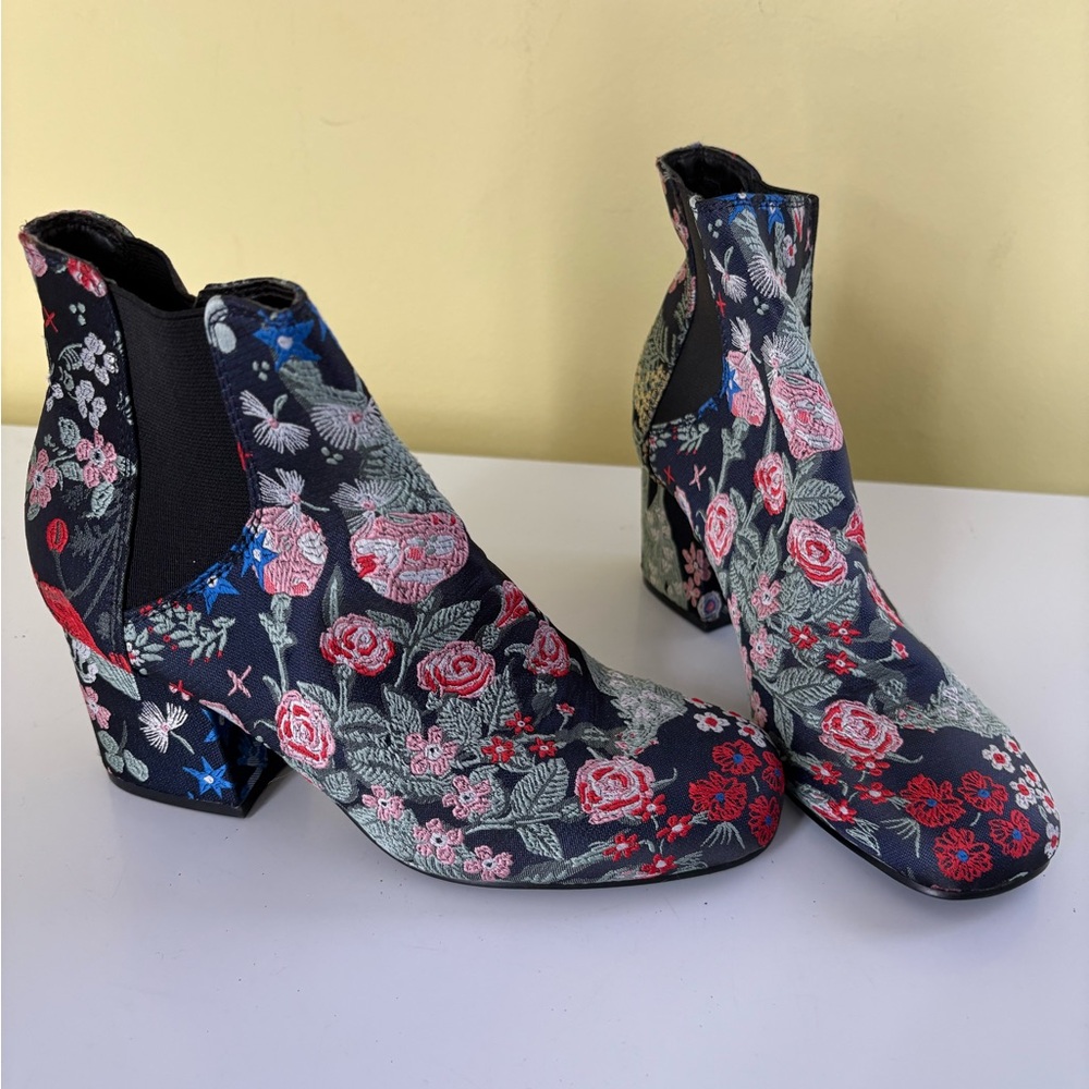 Indigo Rd. Black Floral Block Heel manmade Textile Chelsea Booties 6.5